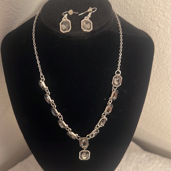 “NEW” FASHION JEWELRY SET - Picture 3 of 8